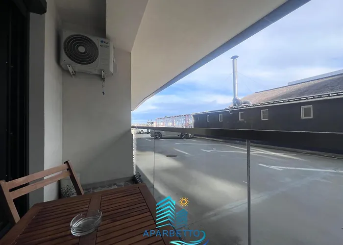 Aparbetto Sea View Mamaia Nord ナボダリ